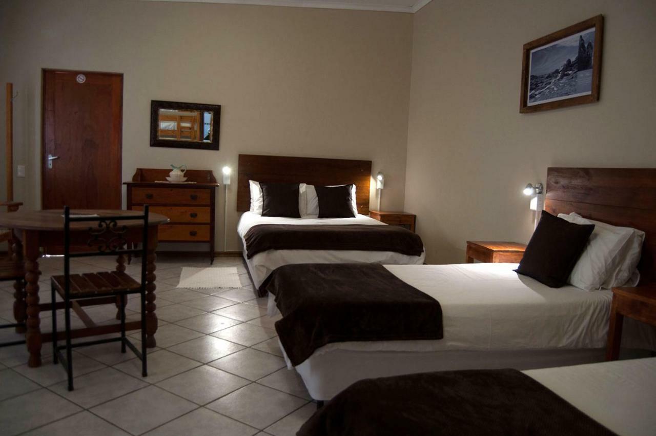 Obelix Guesthouse Lüderitz Exteriör bild